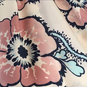 Tucker Classic Short Sleeved Blouse Size XS/P